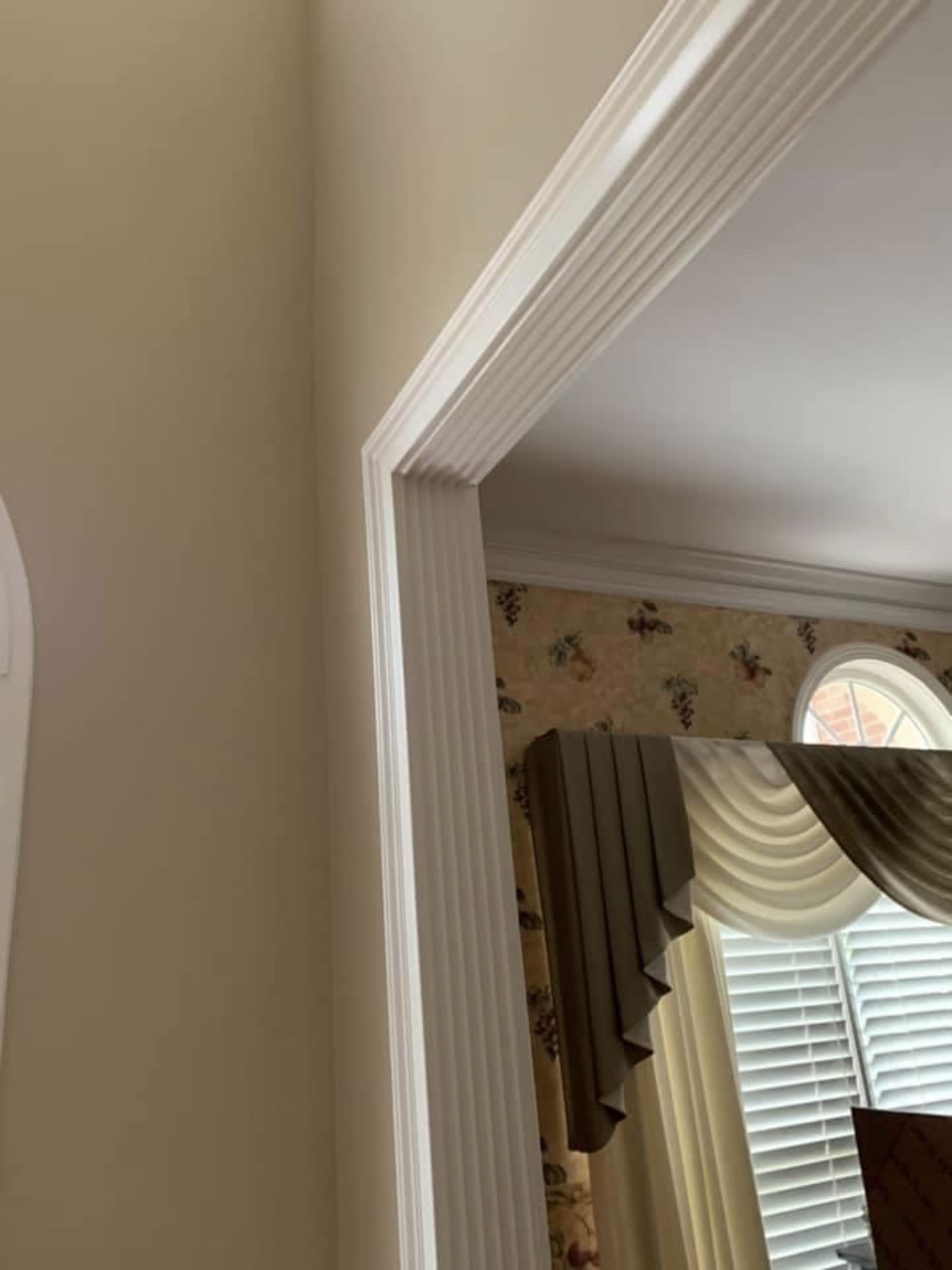 Fluted door jamb with large casing