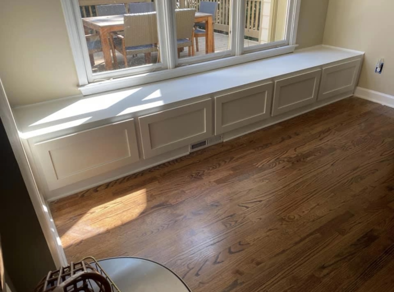 Window bench with shaker panel fronts